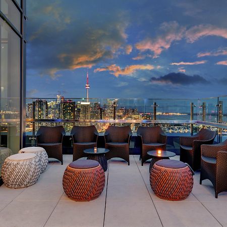Hotel X Toronto, A Destination By Hyatt Hotel Esterno foto View from the rooftop terrace