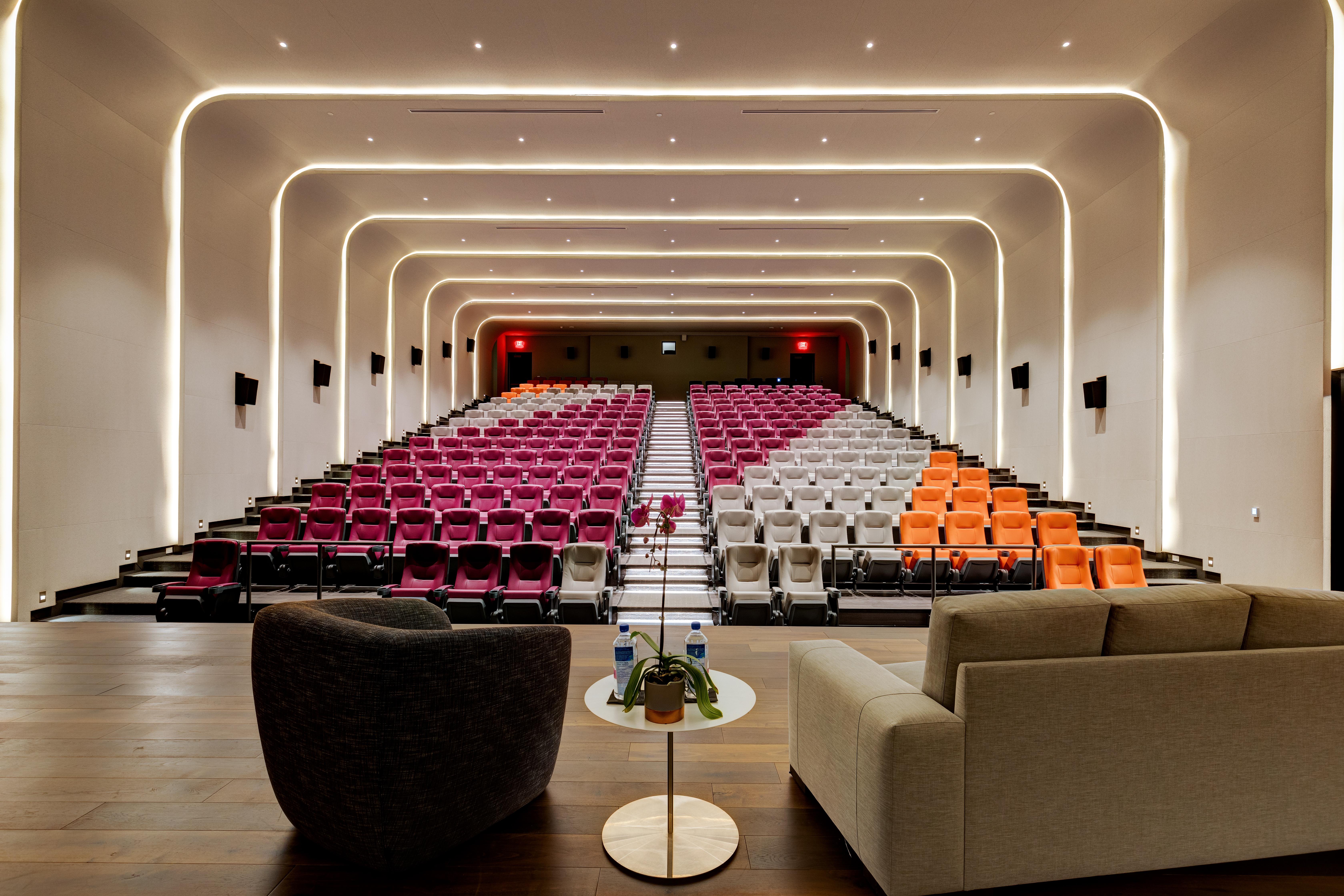 Hotel X Toronto, A Destination By Hyatt Hotel Esterno foto The movie theater at The Standard East Village